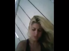 بلوند, دوست عضو قبل  ...