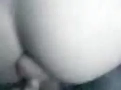 هانا Demurelli نشستن ...